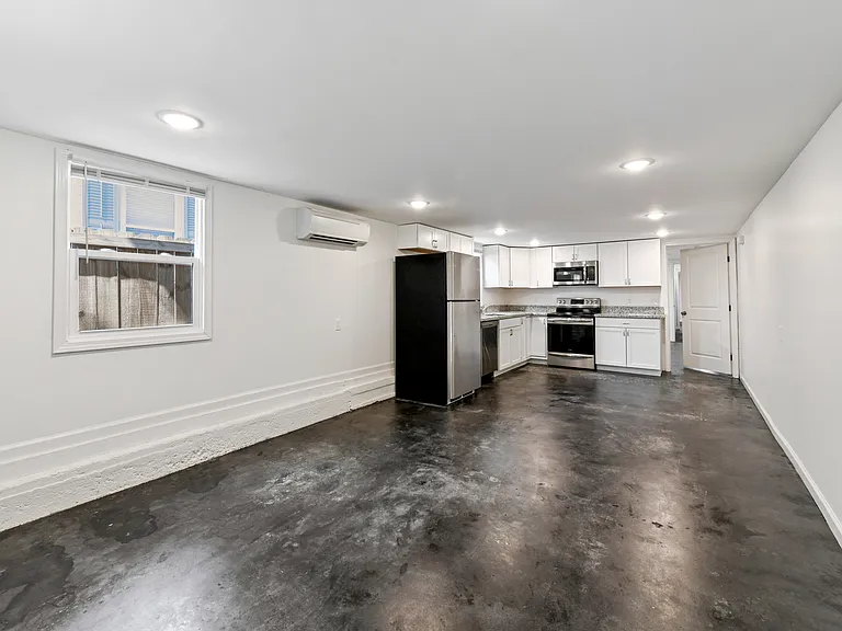 2215 Onzaga St #A — Photo 2