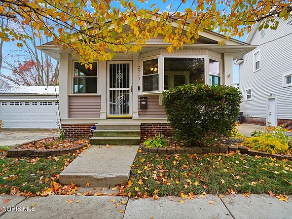 3rd image of 2513 Grantwood Dr