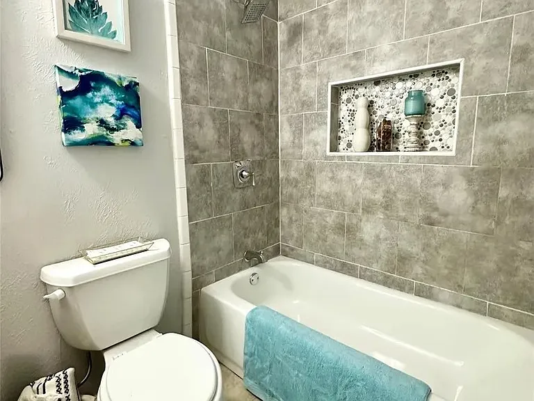 2111 Warwick Dr — Photo 19