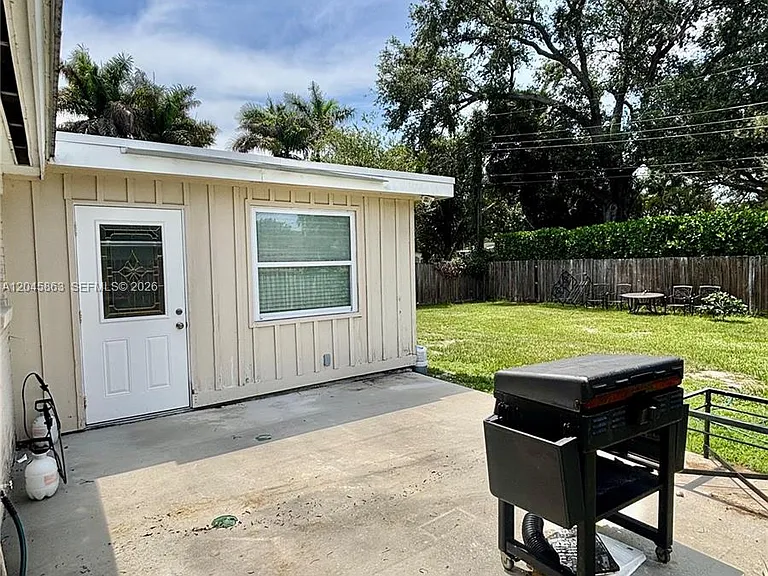 5809 Sullivan Rd — Photo 16