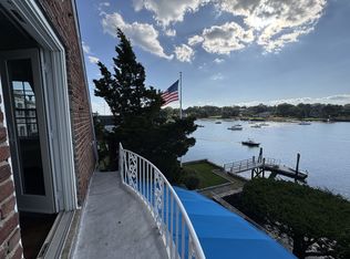 700 Steamboat Road - 2W, Greenwich, CT 06830