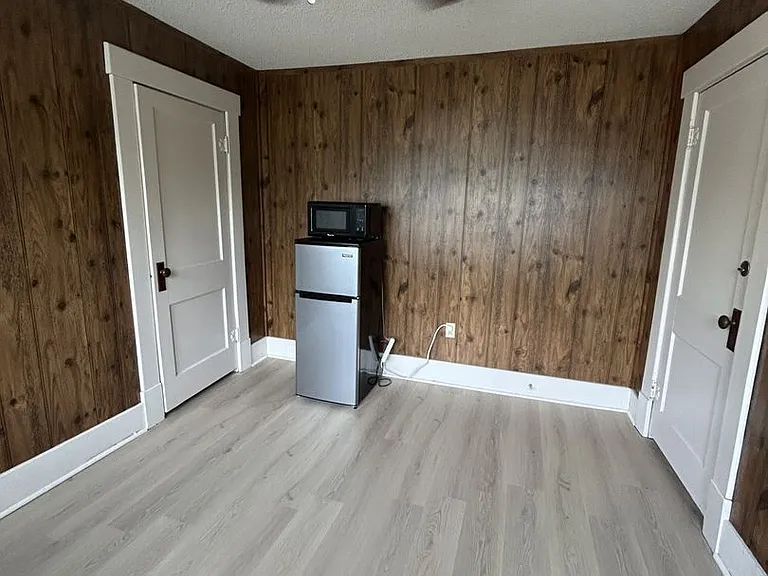 110 W Lindburg St — Photo 12