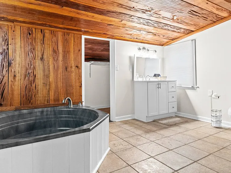 7241 Darden Rd — Photo 15