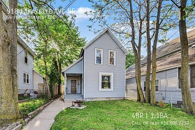 918 Lafayette: Four bedroom Home — Photo 2