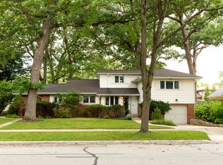 836 N Waiola Ave, La Grange, IL 60526
