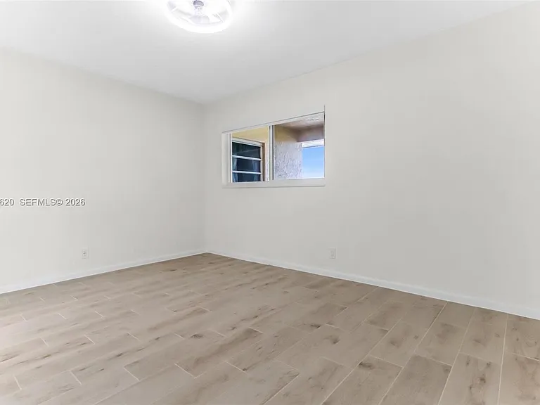 331 SW 8th St #3F — Photo 20