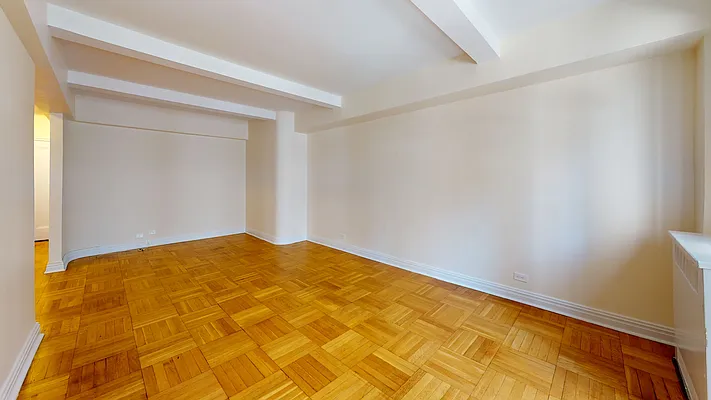 Rented by Bond New York | media 19