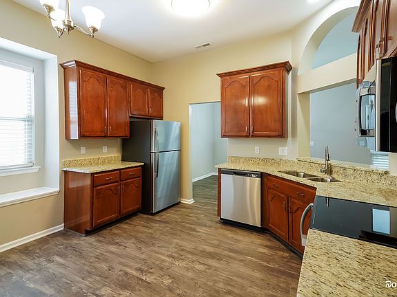 2nd image of 118 Northlake Dr