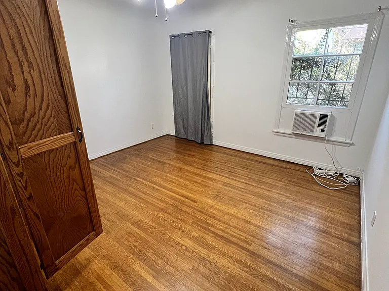 1450 S Sherbourne Dr — Photo 3