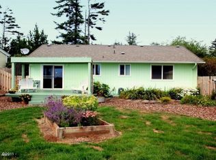 102 N Bayview Rd, Waldport, OR 97394