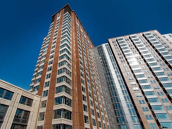 660 Washington Apartments