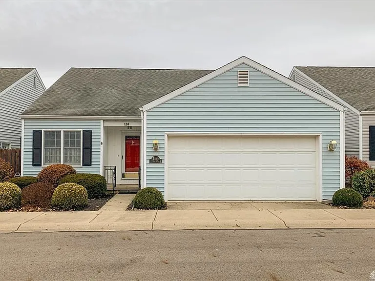 124 Pearce Pl — Photo 1