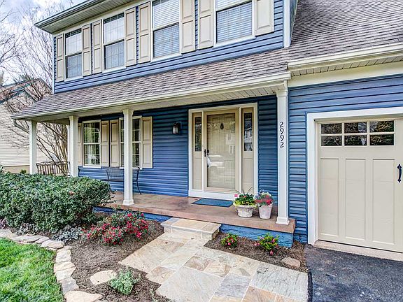 3rd image of 2992 Emerald Chase Dr