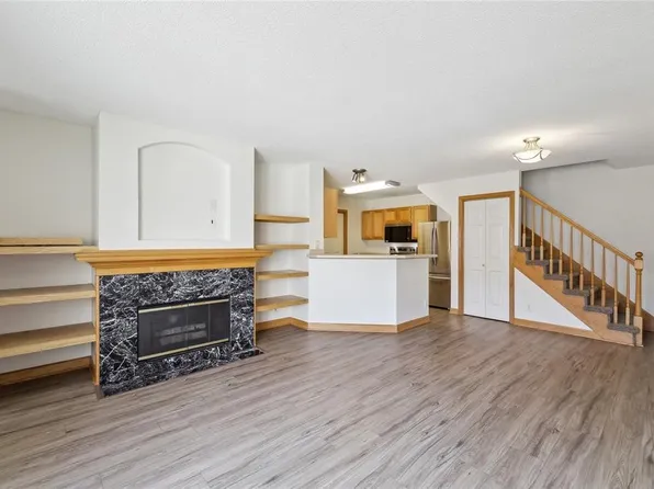 811 Burr Oaks Dr Unit 1110, West Des Moines, IA 50266