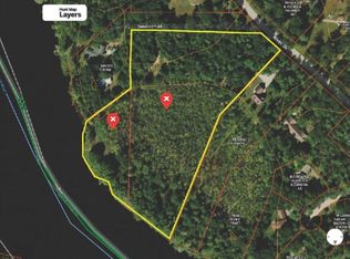 River Dr, Menominee, MI 49858