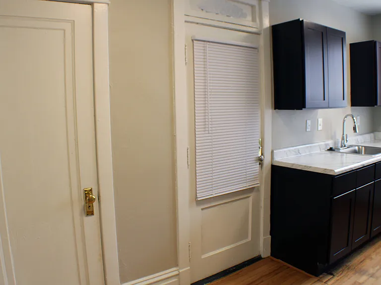 Forest View Apts. — Photo 9