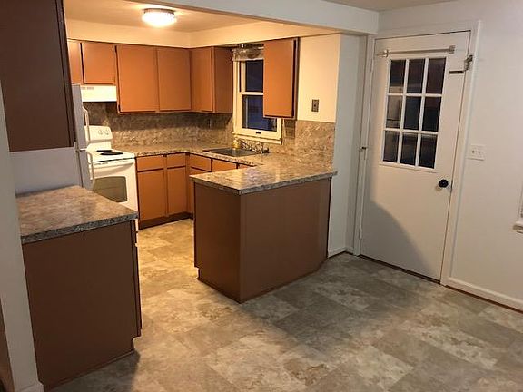 4th image of 3512 Williamsburg Dr