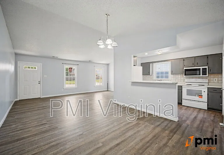 1701 Darrow St — Photo 11