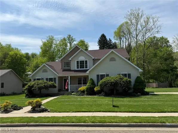 108 Goshen Glens Dr SE, New Philadelphia, OH 44663