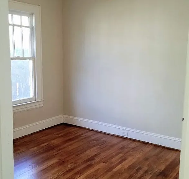 2372 Greenway Ave — Photo 16