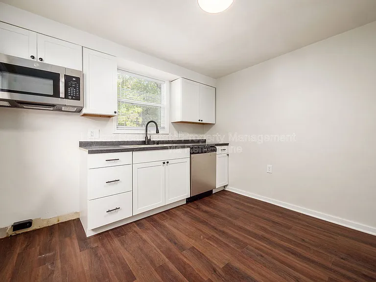 878 1/2 Sullivant Ave — Photo 10