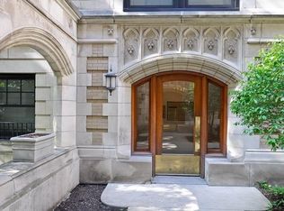 2341 N Commonwealth Ave #LBY, Chicago, IL 60614
