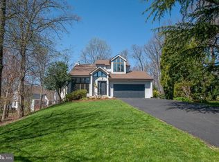 5904 Valley View Dr, Alexandria, VA 22310