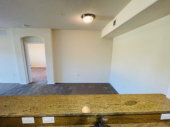 5th image of 13180 Bella Casa Cir Unit 377