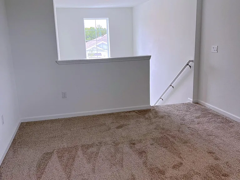 352 Loch Ct — Photo 20