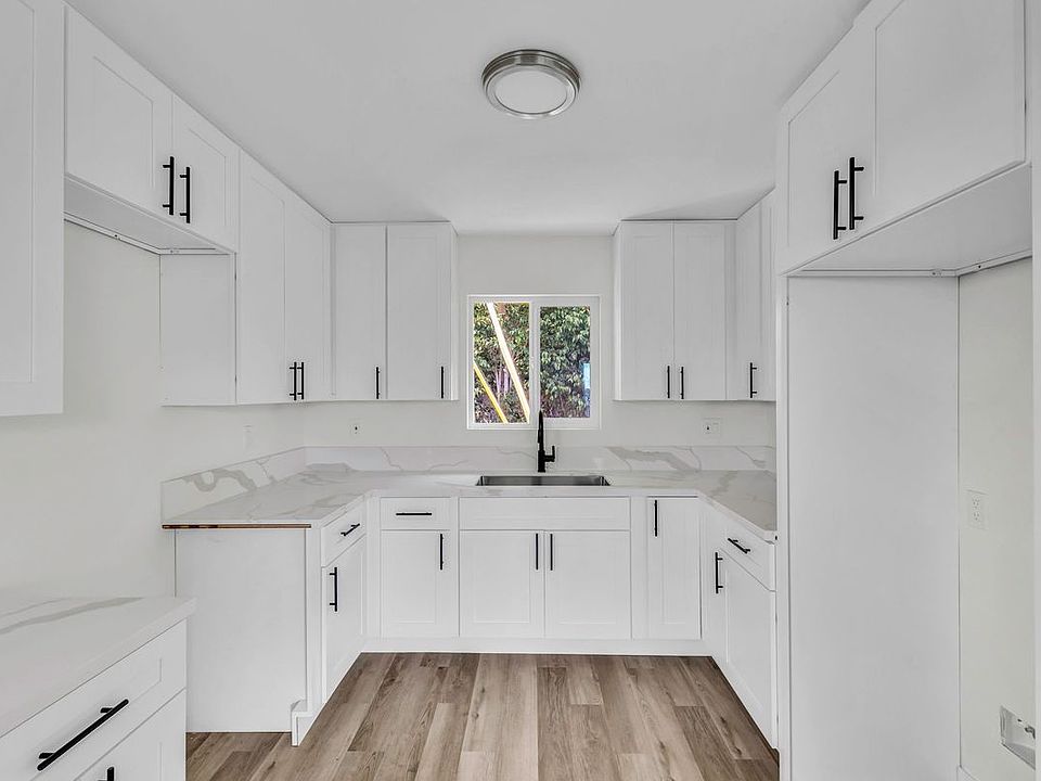 1st image of 2031 E Ave