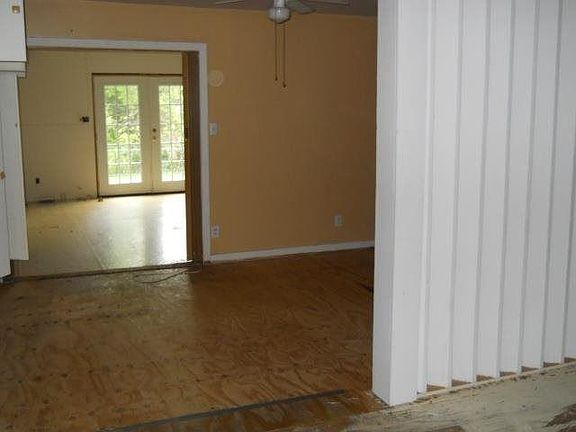 3rd image of 1423 Sewanee Dr