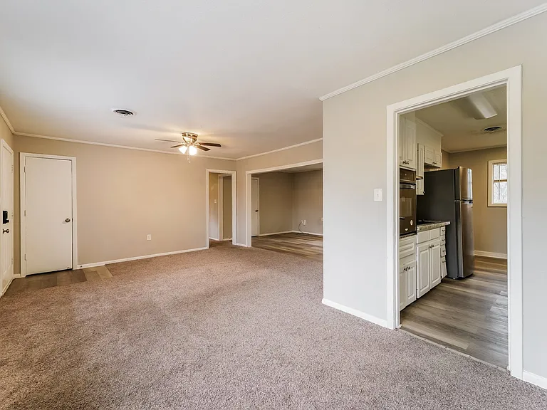 558544_019_living_room_13544162.jpg