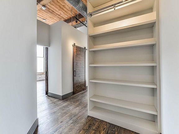 3rd image of 2402 Mechanic St #406