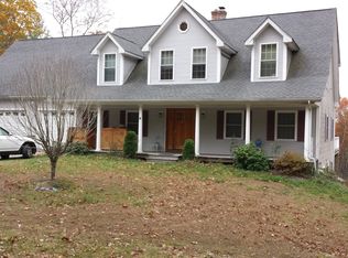 4 Snake Meadow Hill Rd, Moosup, CT 06354