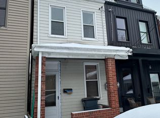 354 1/2 Lamont Pl, Pittsburgh, PA 15232