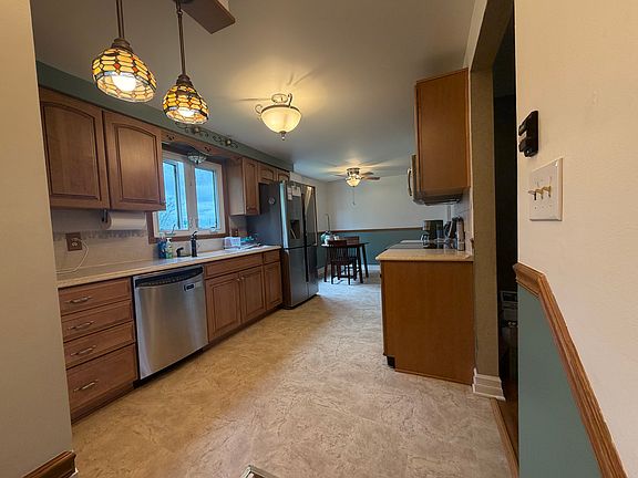 2nd image of 5753 Lake Ave