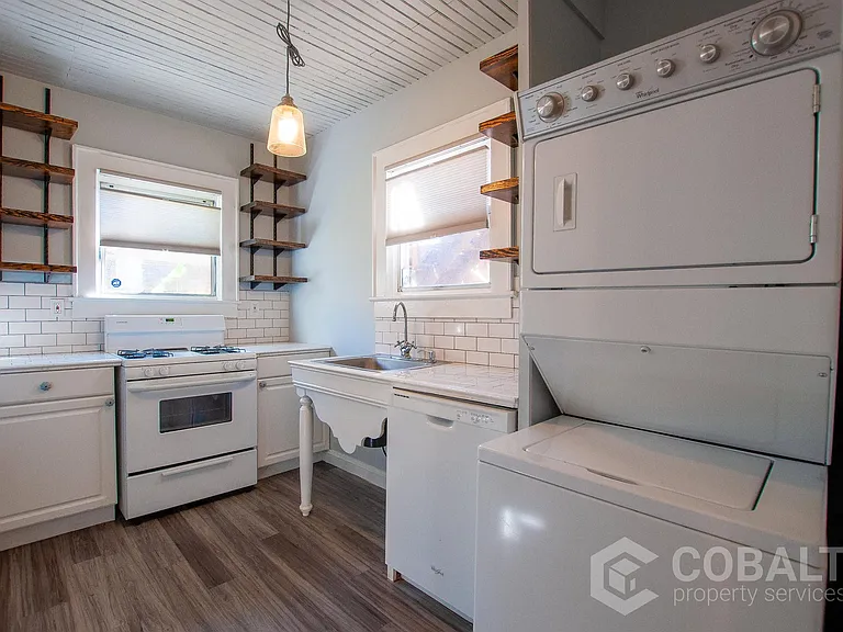 499 Winton Ter NE #1 — Photo 1