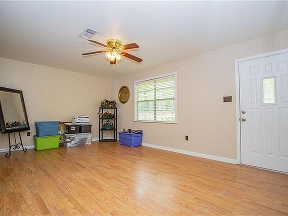 4th image of 386 Sherwood Dr