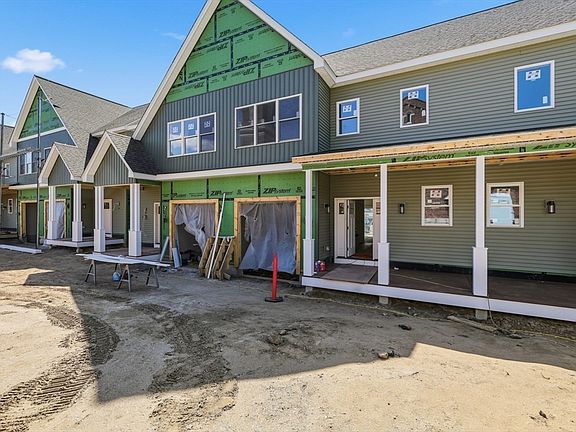 3rd image of 1 Elizabeth Ln