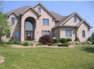 302 Scenic Ct, Coraopolis, PA 15108