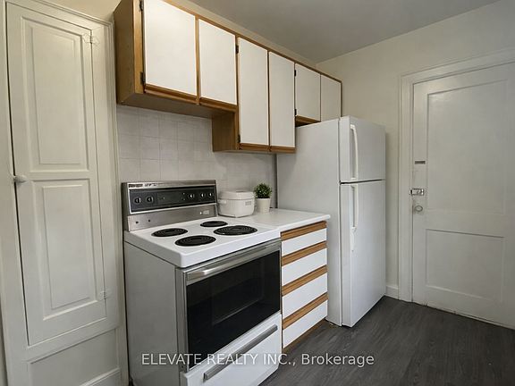 5th image of 376 Davenport Rd #2F