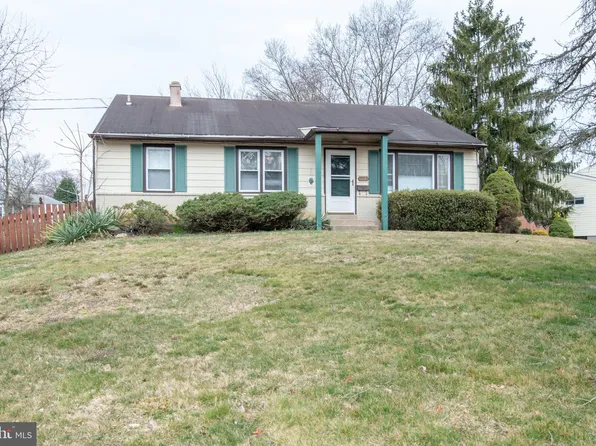 53 Flamingo Rd, Hatboro, PA 19040