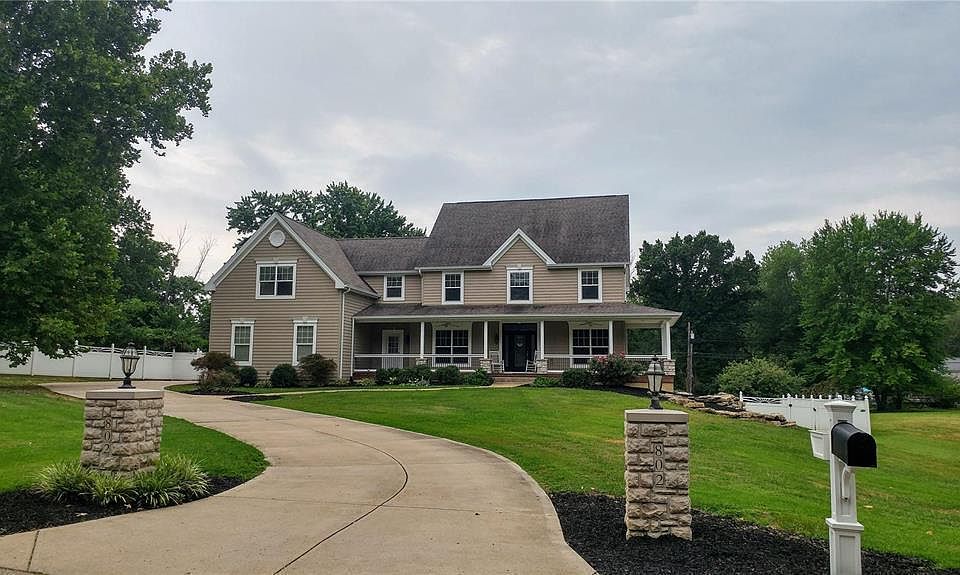 2nd image of 802 Joyce Ann Dr