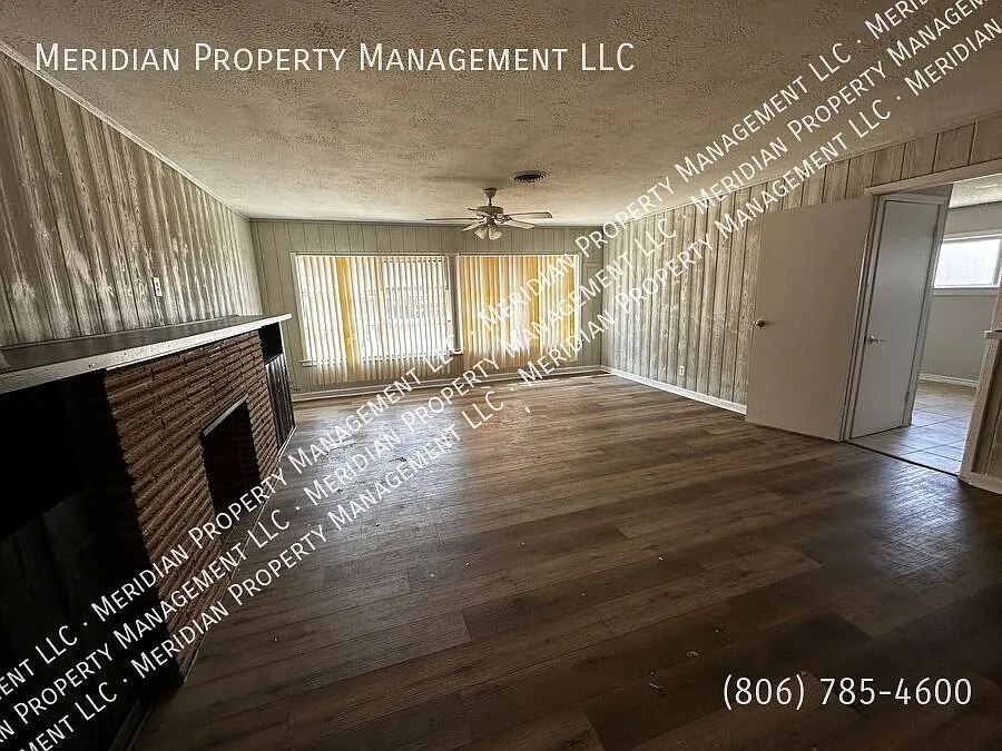 Spacious 4-Bedroom Home in Tech Terrace — Photo 2