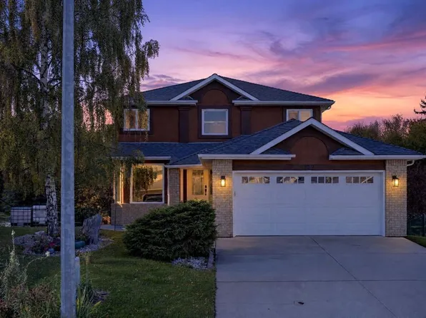149 NE Valley Ridge Ct NW, Calgary, AB T3B 5L4