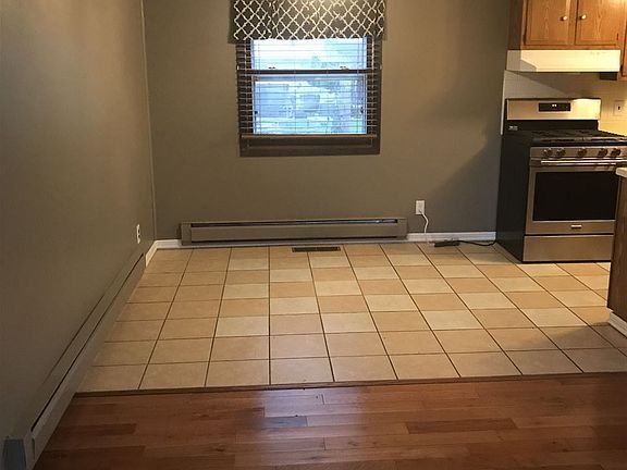 4th image of 508 3rd St W Ct
