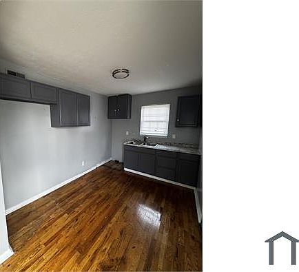 3rd image of 1518 W Oak St APT 302
