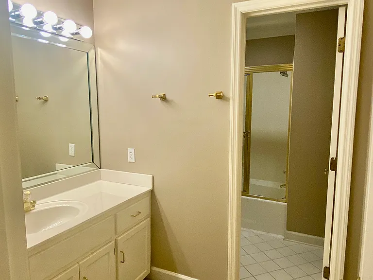 Country Club Dr — Photo 24