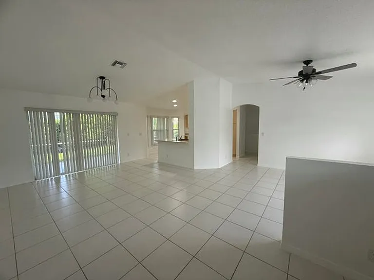 100 Cocoplum Cir — Photo 3