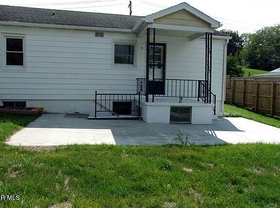3rd image of 1201 Industrial Ave